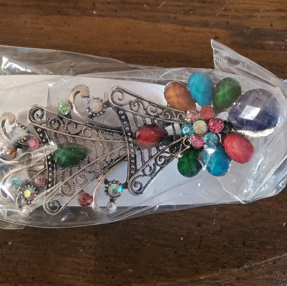 None Accessories - Hair Clip
